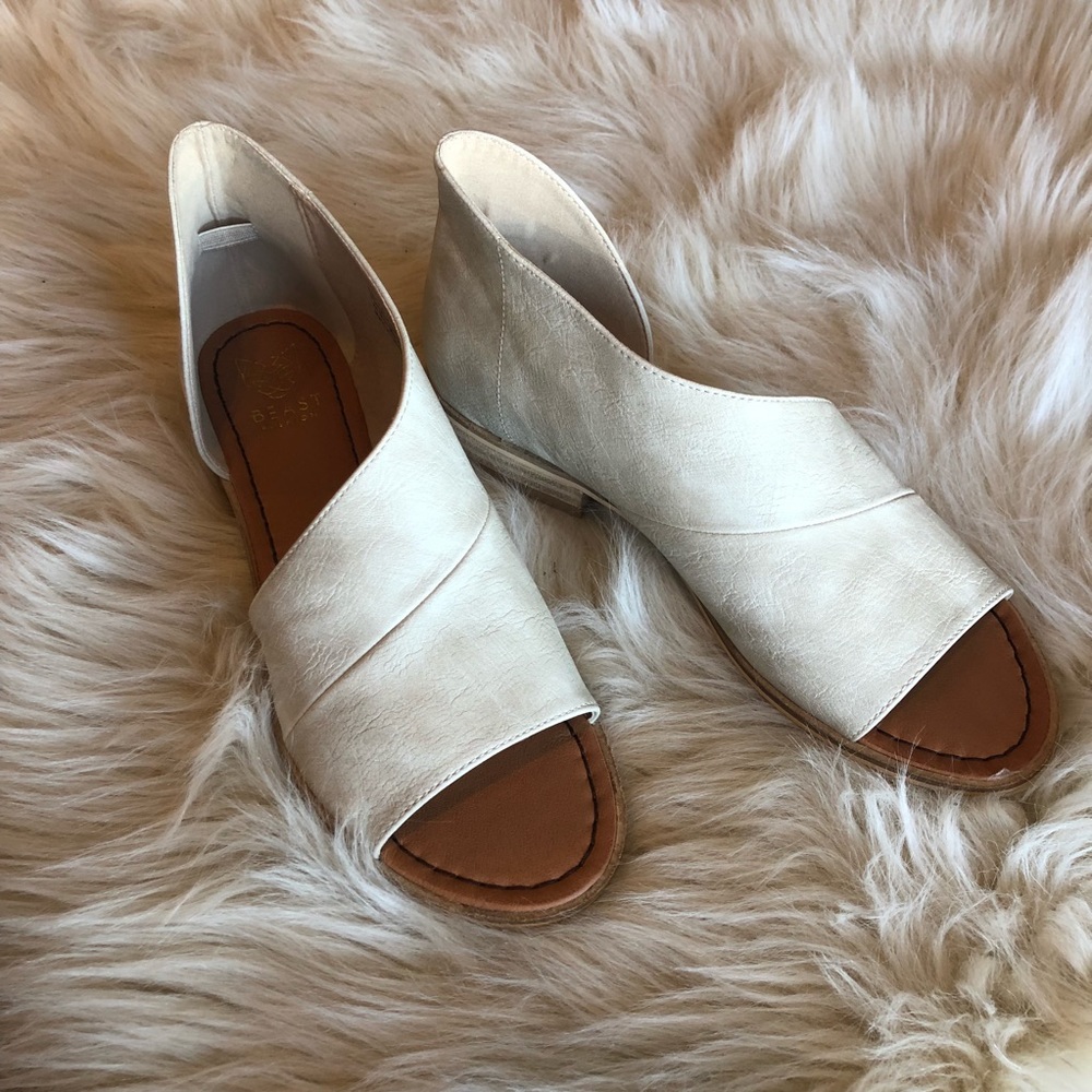 Lotus Slip On Leather Flat